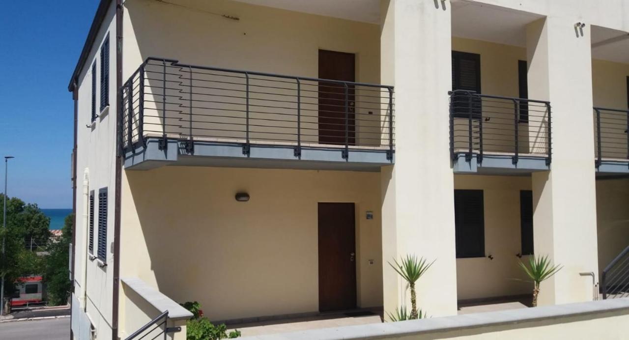 Via Mediterraneo 39 Casa Vacanze เปตาชชิอาโต ภายนอก รูปภาพ